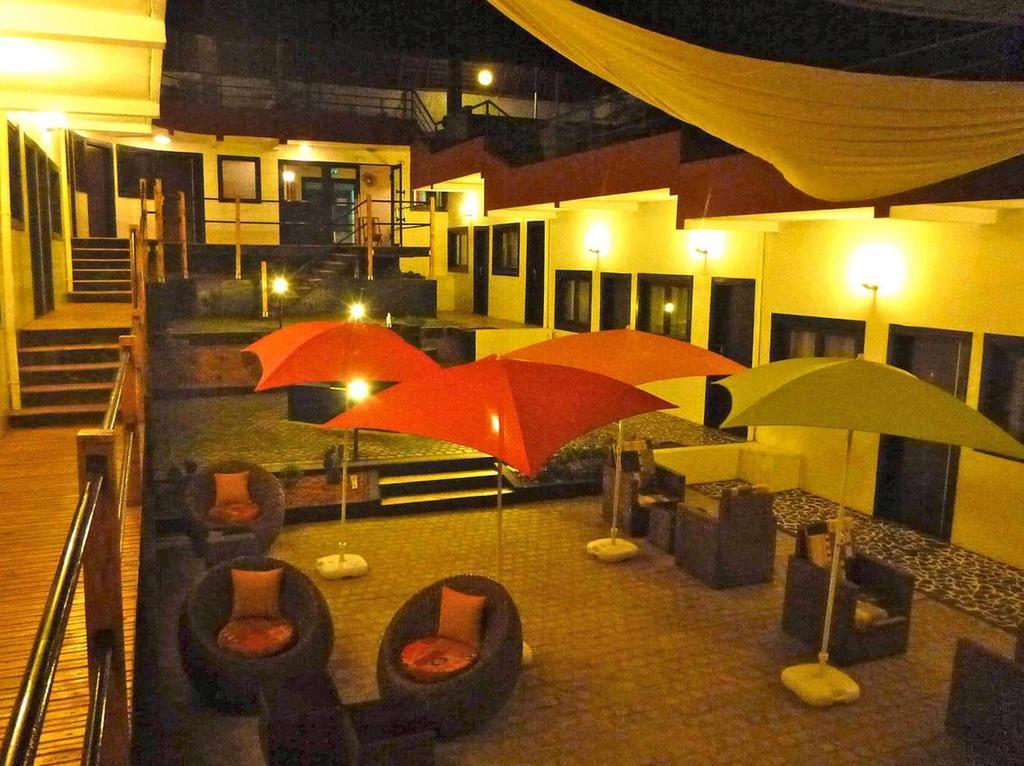 Detente Hotel Abidjan Luaran gambar