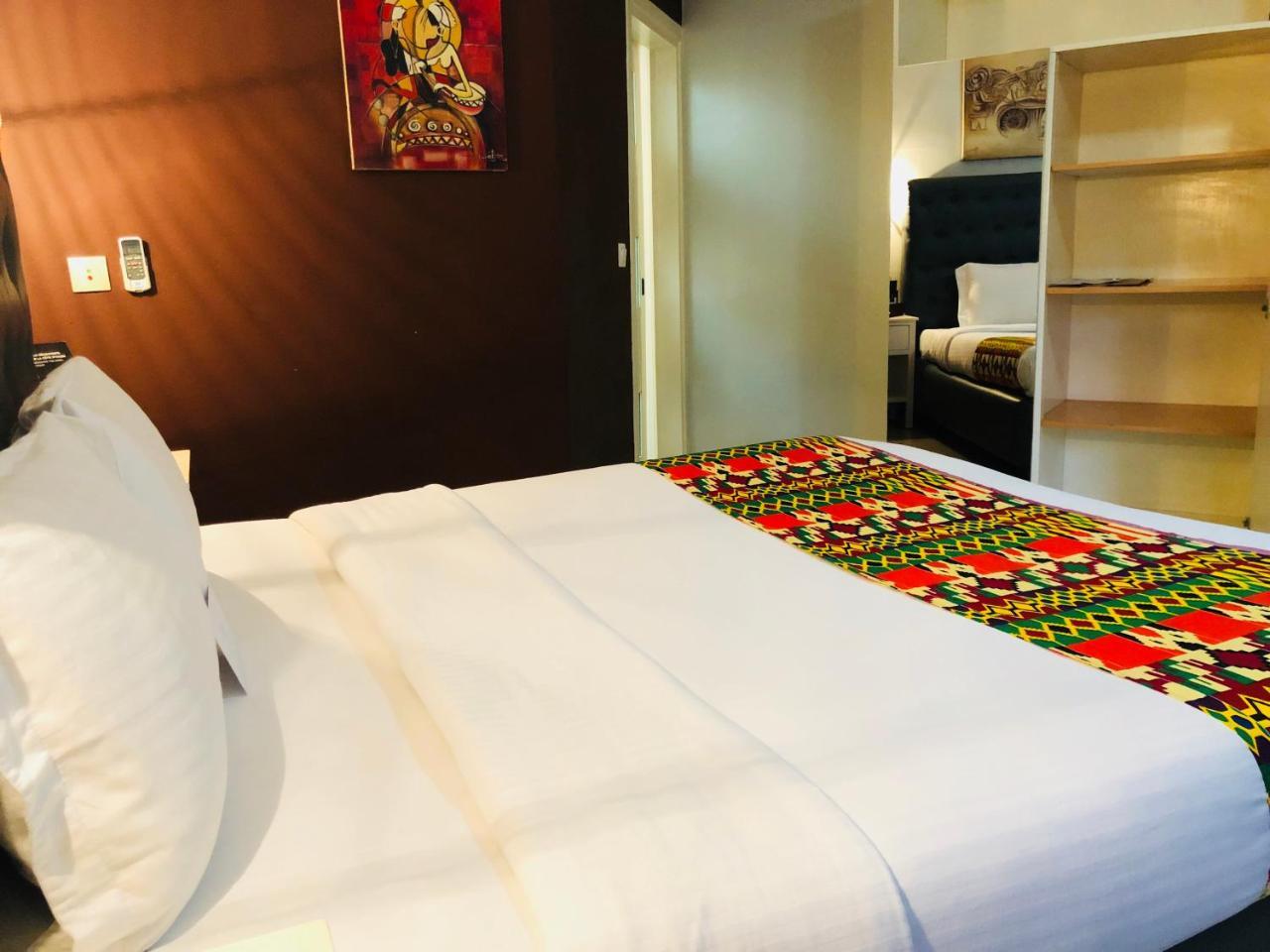 Detente Hotel Abidjan Luaran gambar